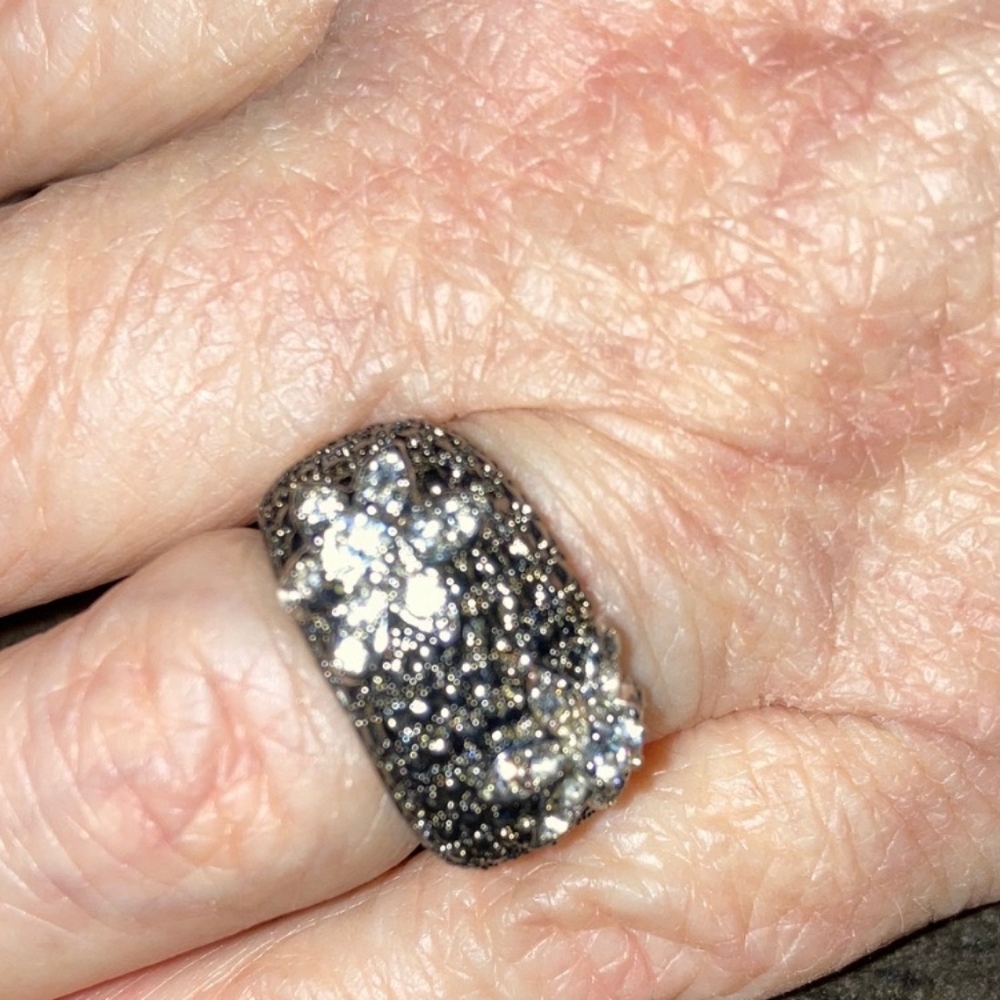🌼 Ring